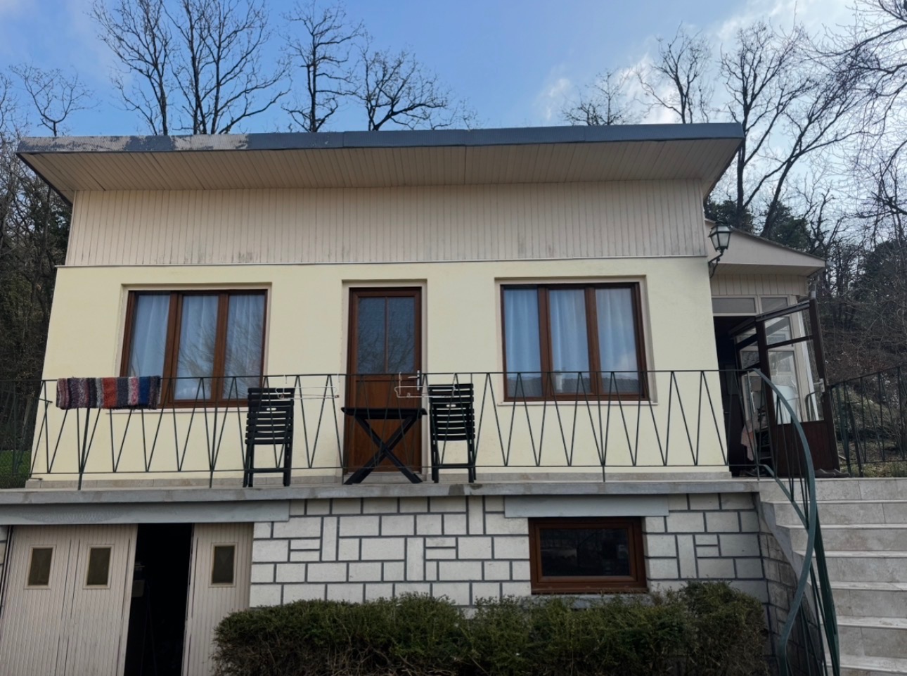 Façade maison après ravalement et nettoyage à Auvers-Saint-Georges (91)